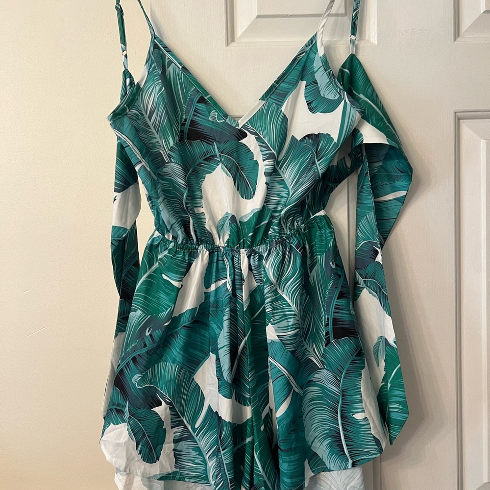 SHEIN Green Tropical Leaf Print Open Back Tie Romper Small Vacation Resort